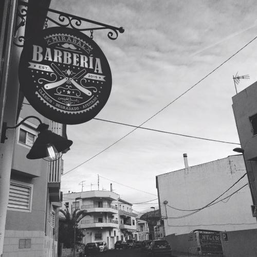 Mirabal Barberia Logo Letrero